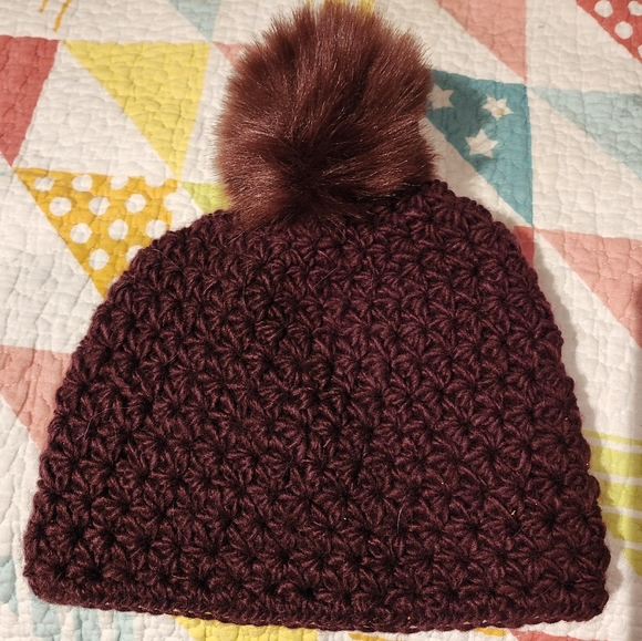 Surell Plum Handmade Starfish Knit Beanie with Faux Fur Pom NWT
